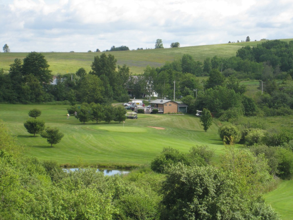 Coyote Hill Golf Course | Come explore our rolling hills